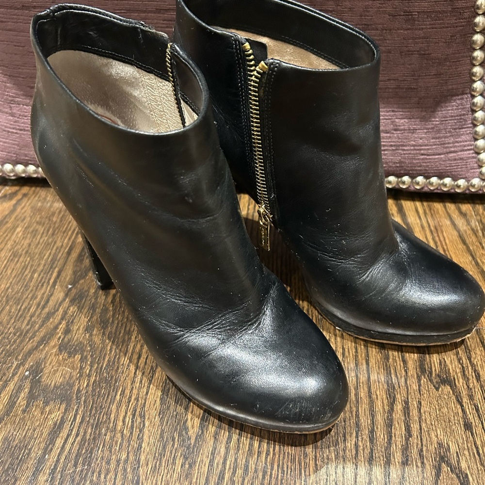 Michael kors heeled bootie black leather. Size 38